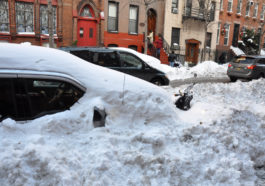 cars trap in snow